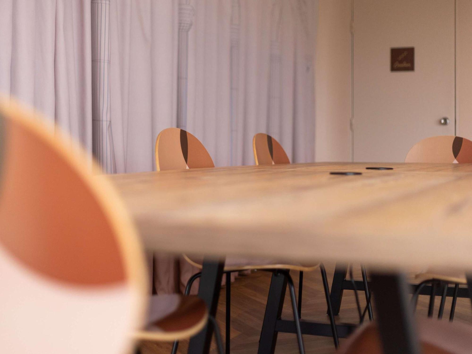 Ibis Styles Chinon Hotell Eksteriør bilde
