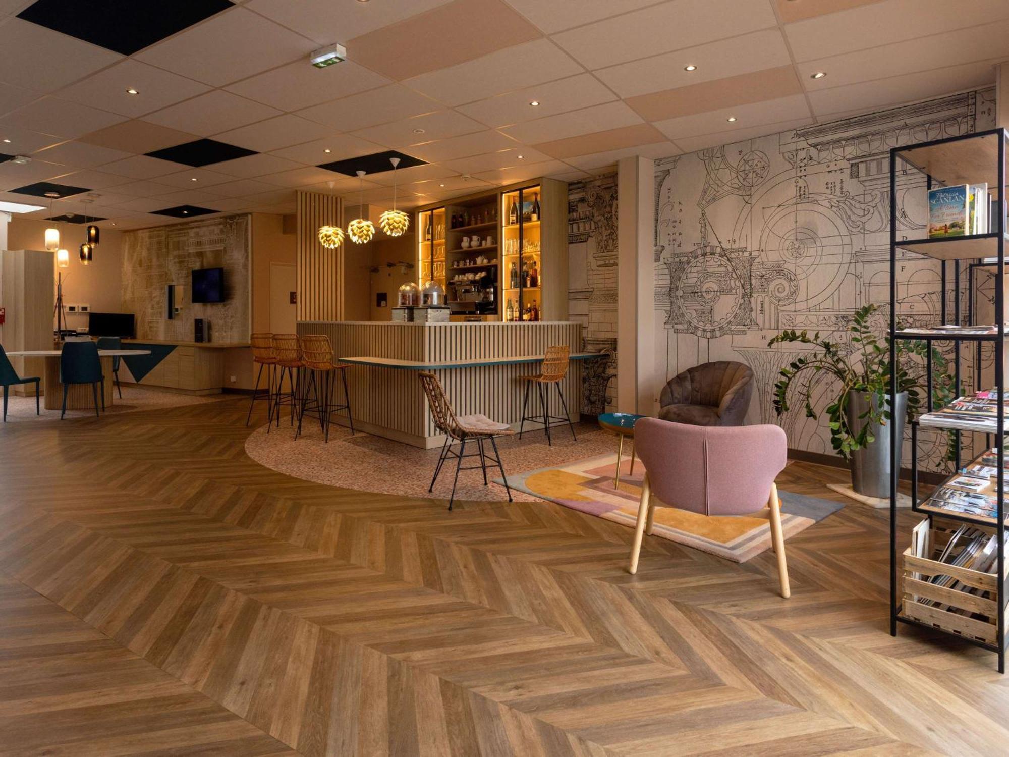 Ibis Styles Chinon Hotell Eksteriør bilde