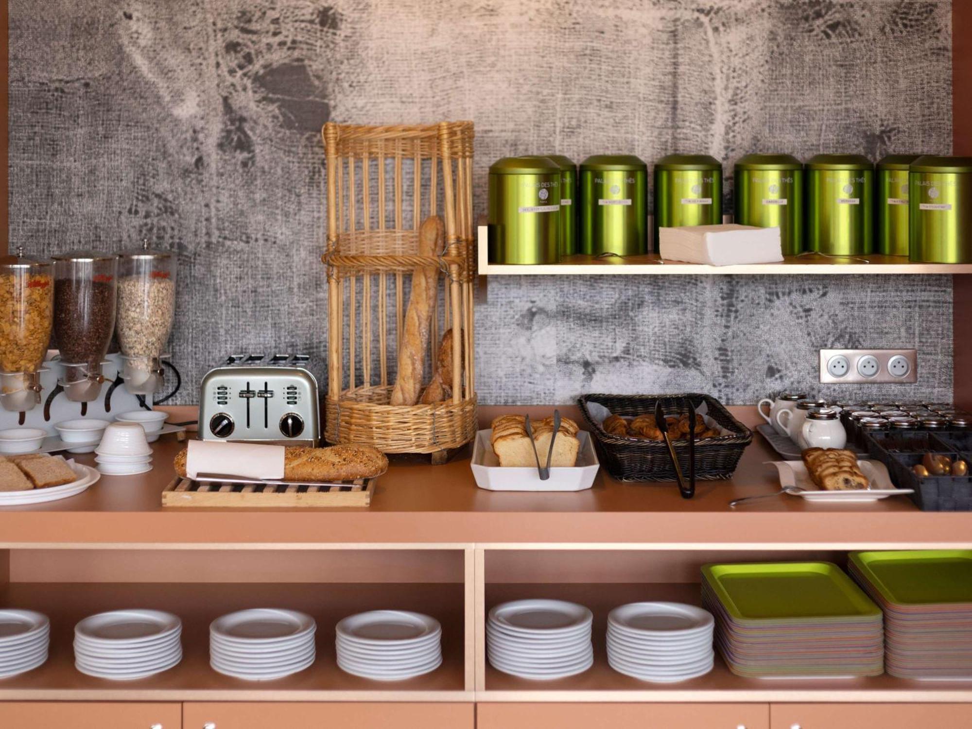 Ibis Styles Chinon Hotell Eksteriør bilde