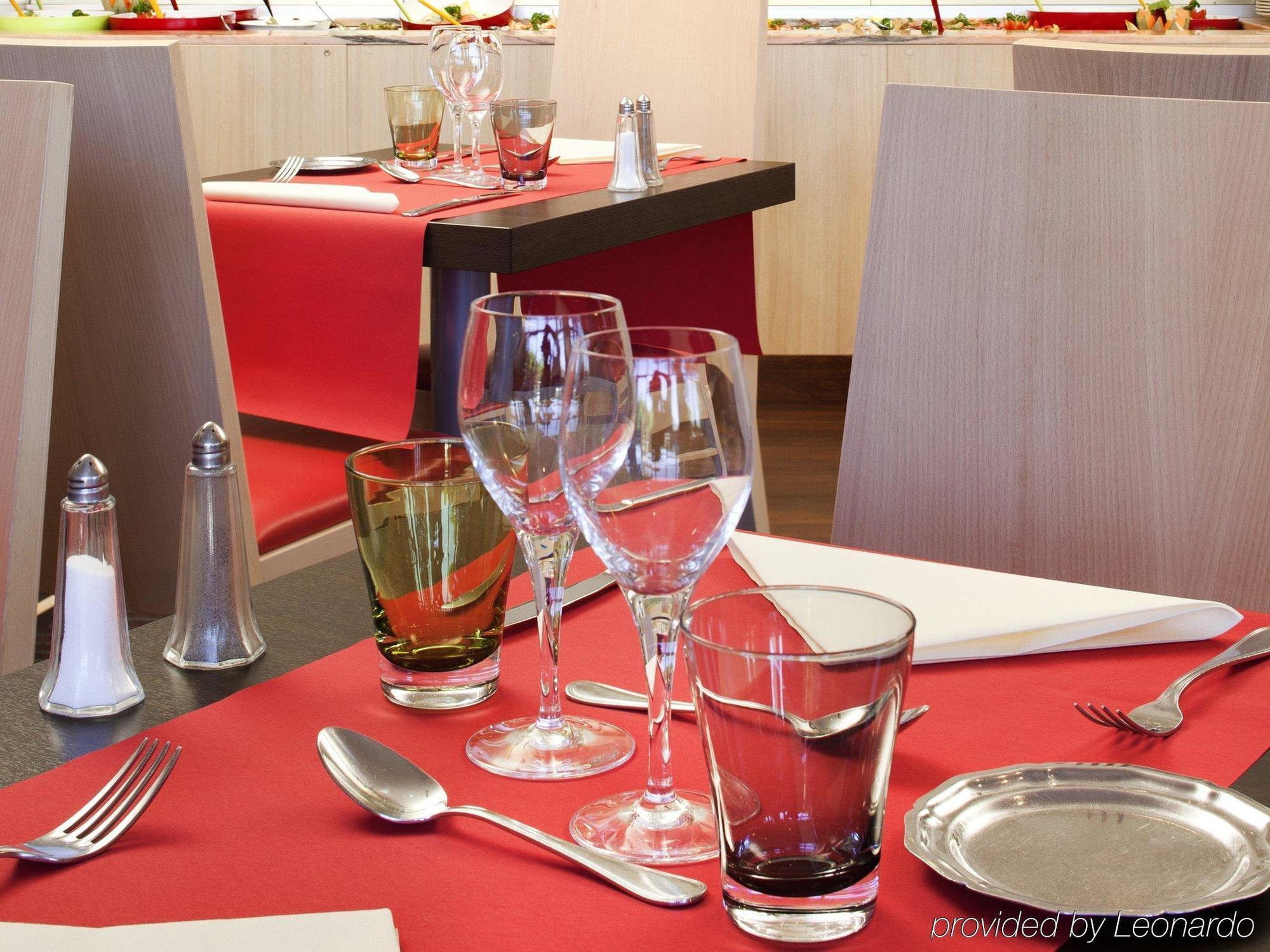 Ibis Styles Chinon Hotell Eksteriør bilde