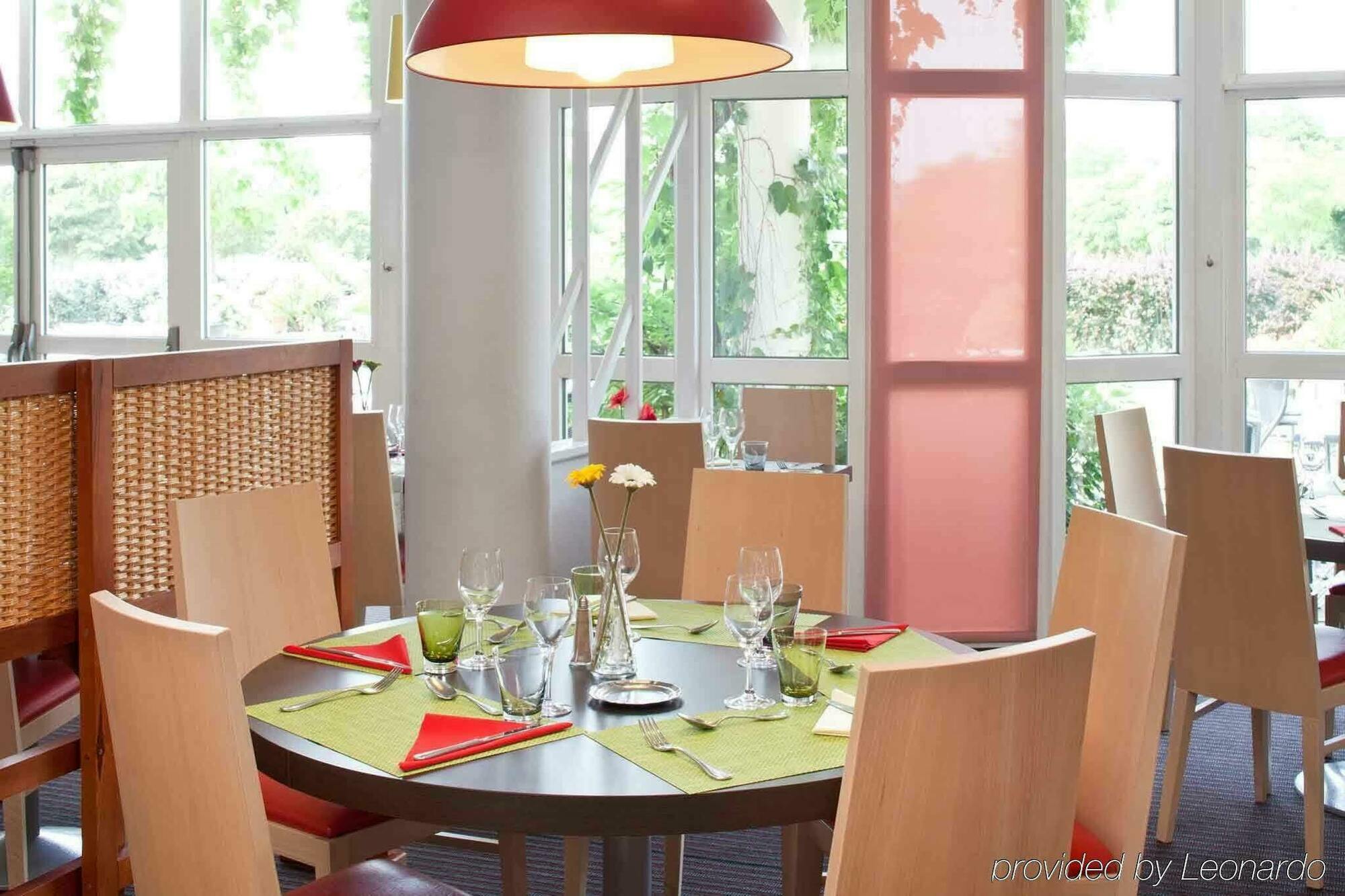 Ibis Styles Chinon Hotell Eksteriør bilde
